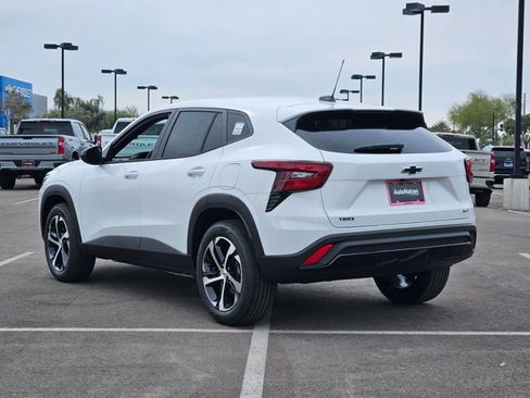 New 2026 Chevrolet Trax RS w/ Driver Confidence Package image 2