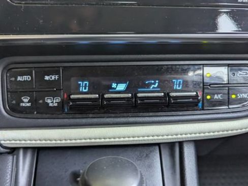 Used 2018 Toyota Corolla iM w/ All-Weather Mat Package FWD image 34