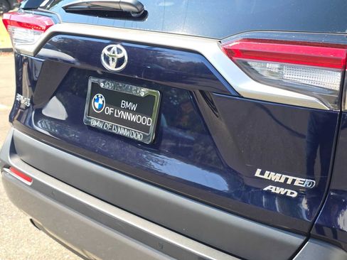 Used 2019 Toyota RAV4 Limited w/ Advanced Technology Package AWD/4WD image 13