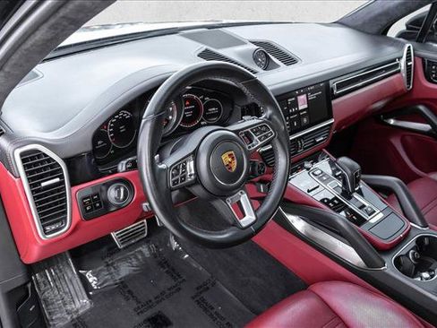 Used 2020 Porsche Cayenne Turbo image 10