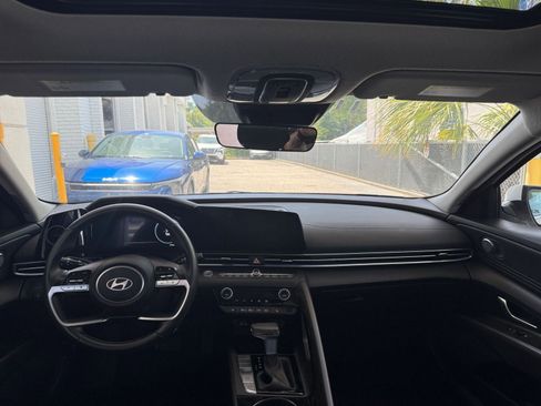 Used 2025 Hyundai Elantra SEL FWD image 33