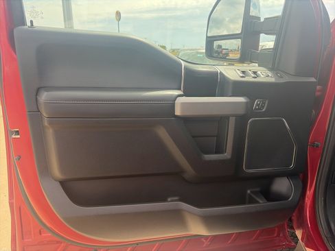 Used 2019 Ford F250 Platinum w/ Platinum Ultimate Package AWD/4WD image 14