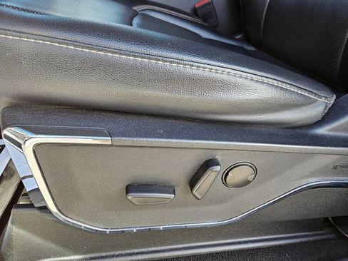 Used 2024 Ford F250 Lariat w/ Chrome Package image 25