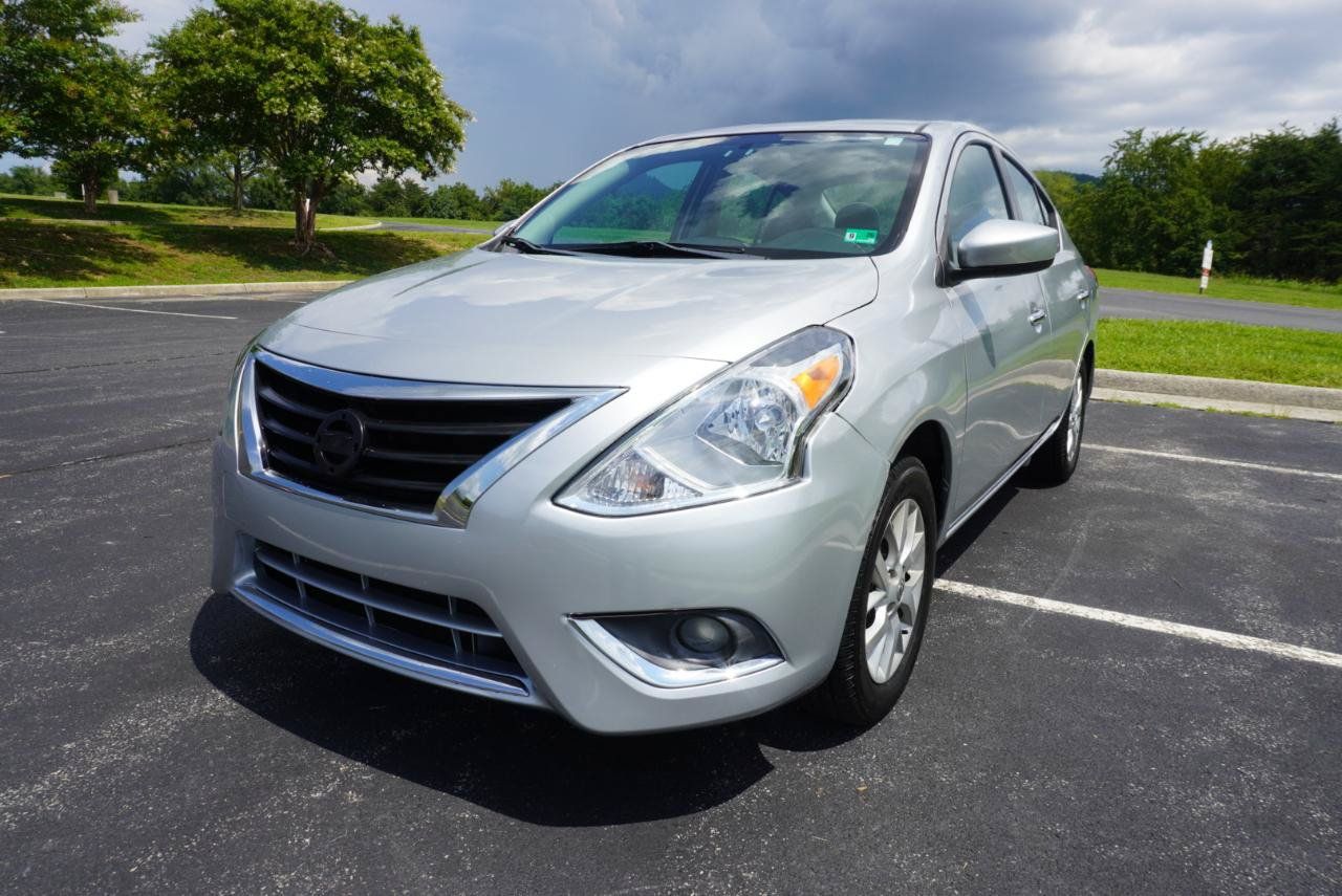 Used 2017 Nissan Versa SV w/ SV Special Edition Package FWD image 6