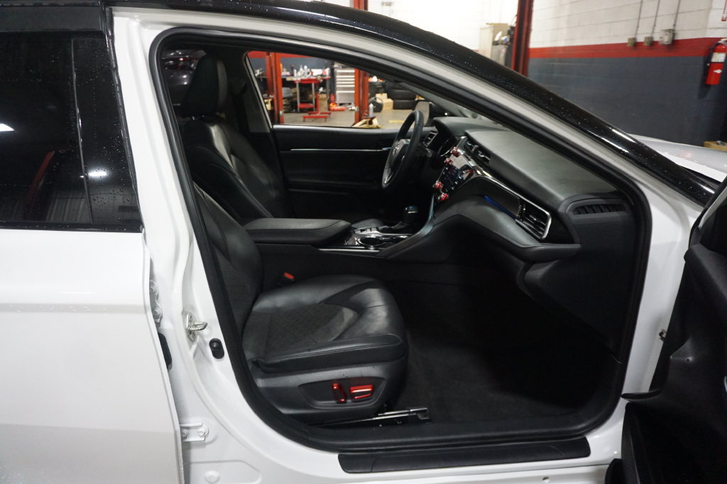 Used 2019 Toyota Camry XSE w/ Navigation Package FWD image 18