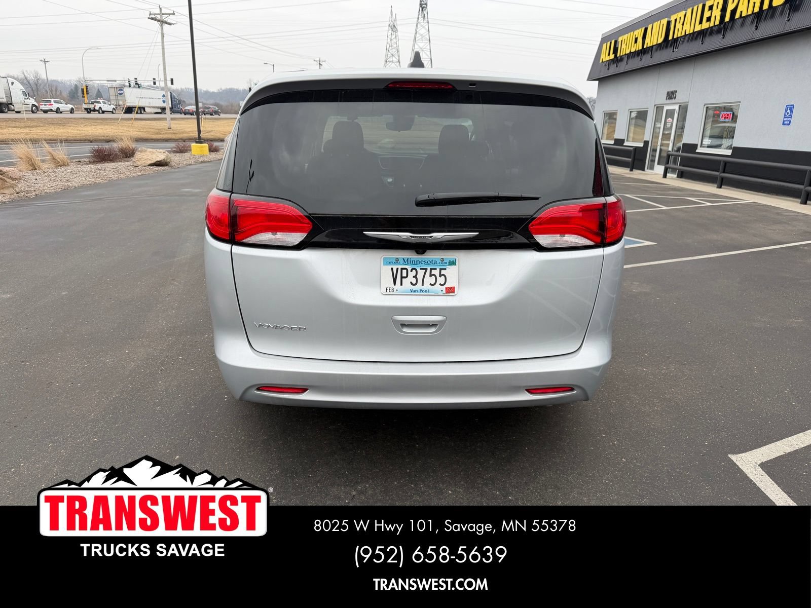 Used 2024 Chrysler Voyager LX FWD image 4