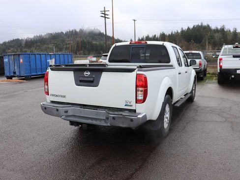 Used 2018 Nissan Frontier SV image 5
