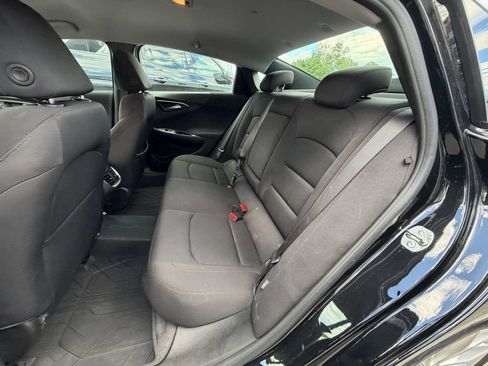 Used 2024 Chevrolet Malibu LT w/ LPO, Floor Liner Package FWD image 10