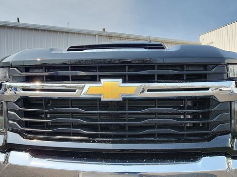 New 2026 Chevrolet Silverado 2500 LT image 14