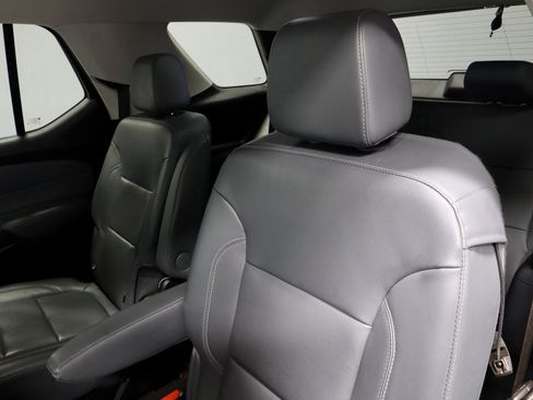 Used 2020 Chevrolet Traverse LT image 22