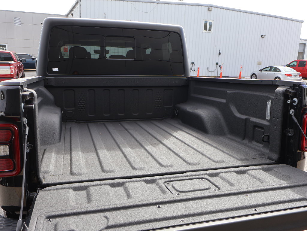 Used 2023 Jeep Gladiator Rubicon w/ LED Lighting Group AWD/4WD image 14