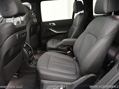 Used 2022 BMW X7 xDrive40i w/ M Sport Package image 25