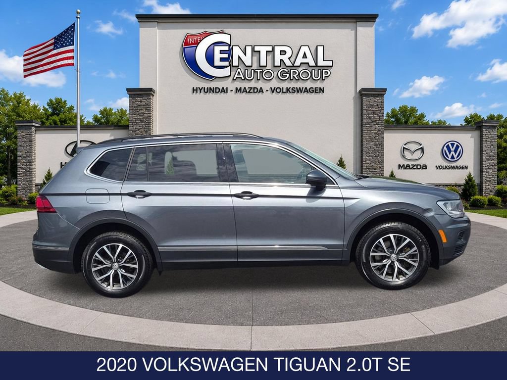 Used 2020 Volkswagen Tiguan SE w/ Panoramic Sunroof Package AWD/4WD image 9