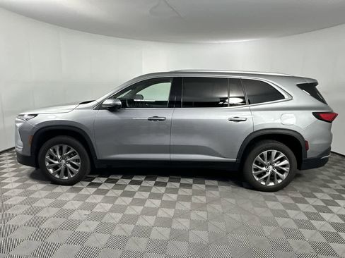 Used 2025 Buick Enclave Preferred image 14