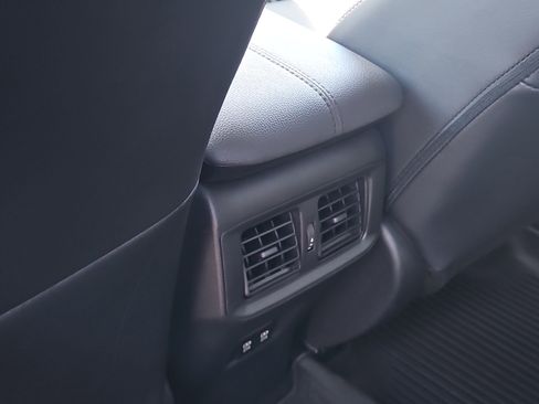 Used 2021 Toyota RAV4 XLE Premium AWD/4WD image 10