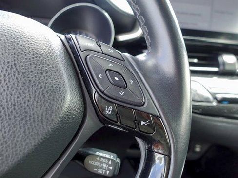 Certified 2019 Toyota C-HR XLE FWD image 15