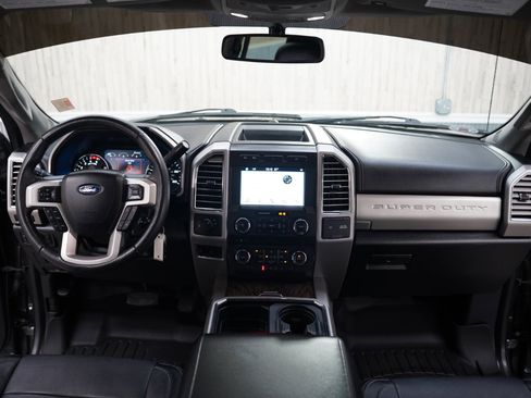 Used 2017 Ford F350 Lariat w/ Chrome Package image 17