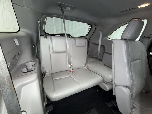 Used 2019 Toyota Highlander XLE AWD/4WD image 17