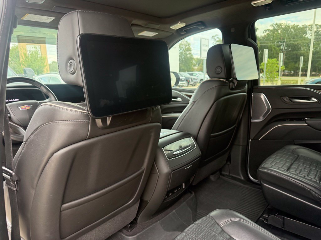 Used 2023 Cadillac Escalade Sport Platinum w/ LPO, ONYX Package AWD/4WD image 16