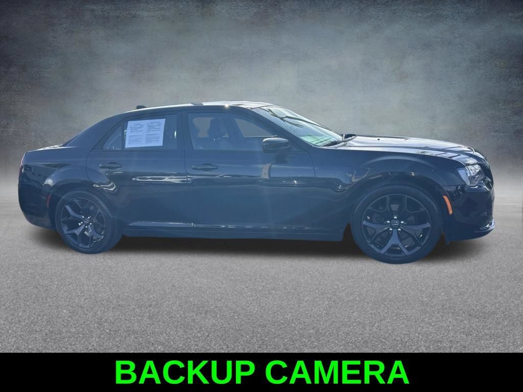 Used 2021 Chrysler 300 Touring w/ Sport Appearance Package RWD image 4