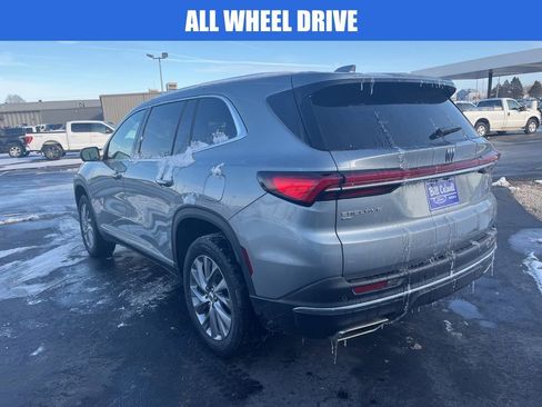 Used 2025 Buick Enclave Preferred image 6