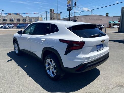 New 2026 Chevrolet Trax LS FWD image 10