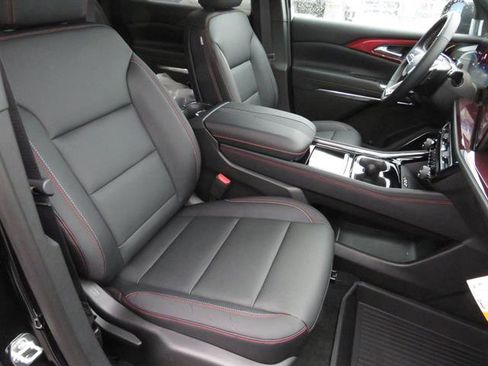 New 2026 Chevrolet Traverse Z71 w/ Enhanced Driving Package image 14