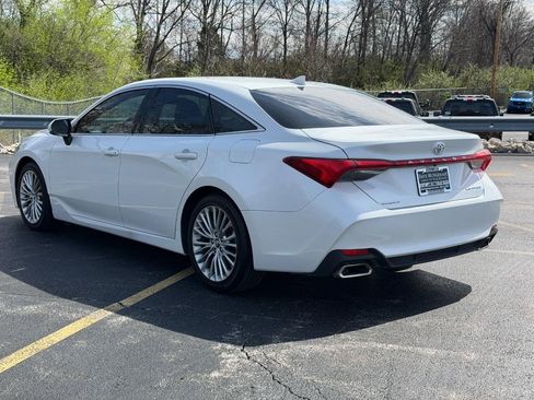 Used 2019 Toyota Avalon Limited FWD image 7