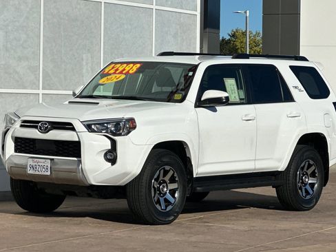 Certified 2024 Toyota 4Runner TRD Off-Road image 10