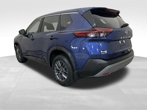 Used 2023 Nissan Rogue S image 3