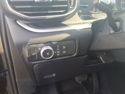 Certified 2021 Ford Explorer XLT w/ Equipment Group 202A image 17