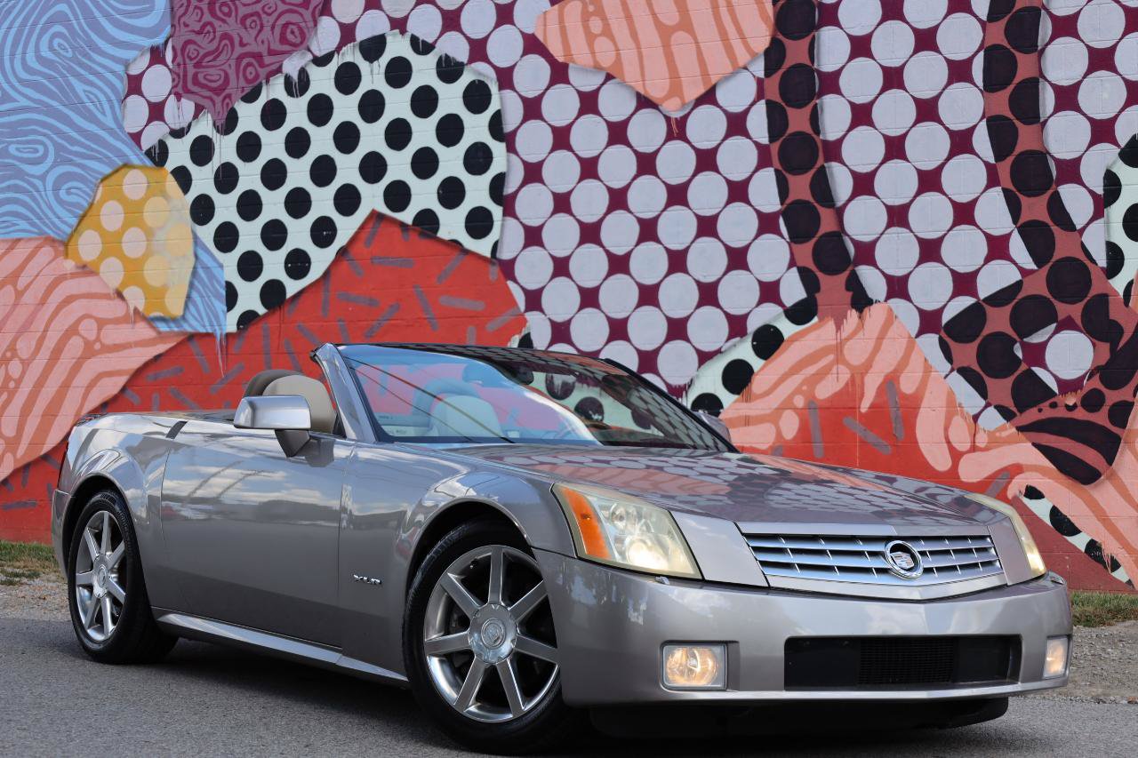 Used 2005 Cadillac XLR RWD image 4