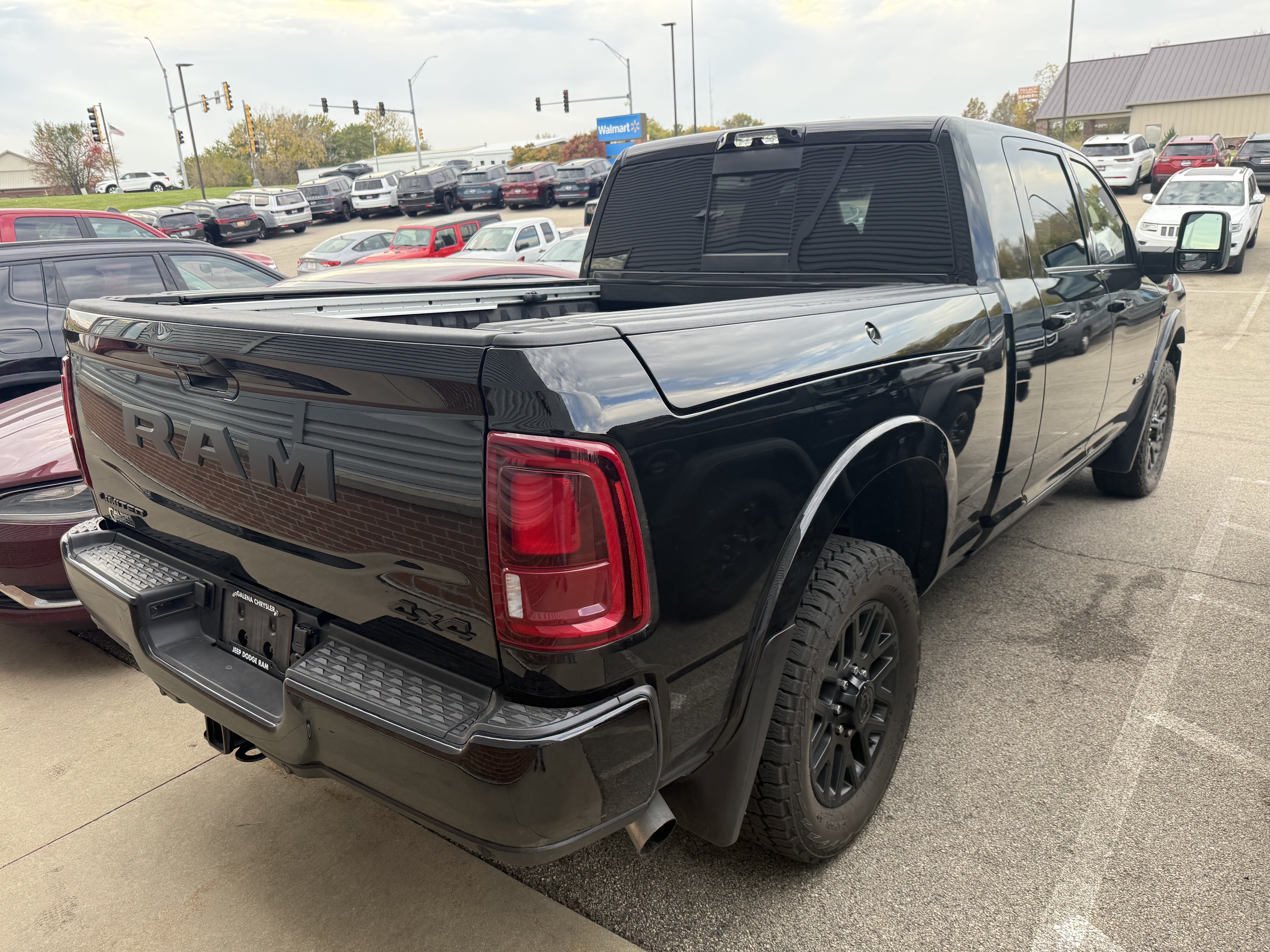 Used 2025 RAM 2500 Limited AWD/4WD image 12