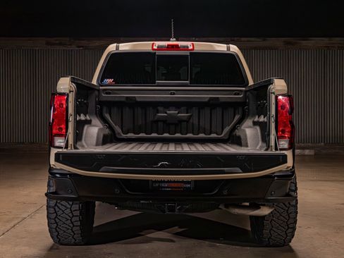 Used 2023 Chevrolet Colorado Trail Boss w/ LPO, Skid Plate Package AWD/4WD image 9