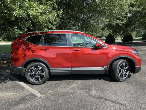 Used 2018 Honda CR-V Touring image 2