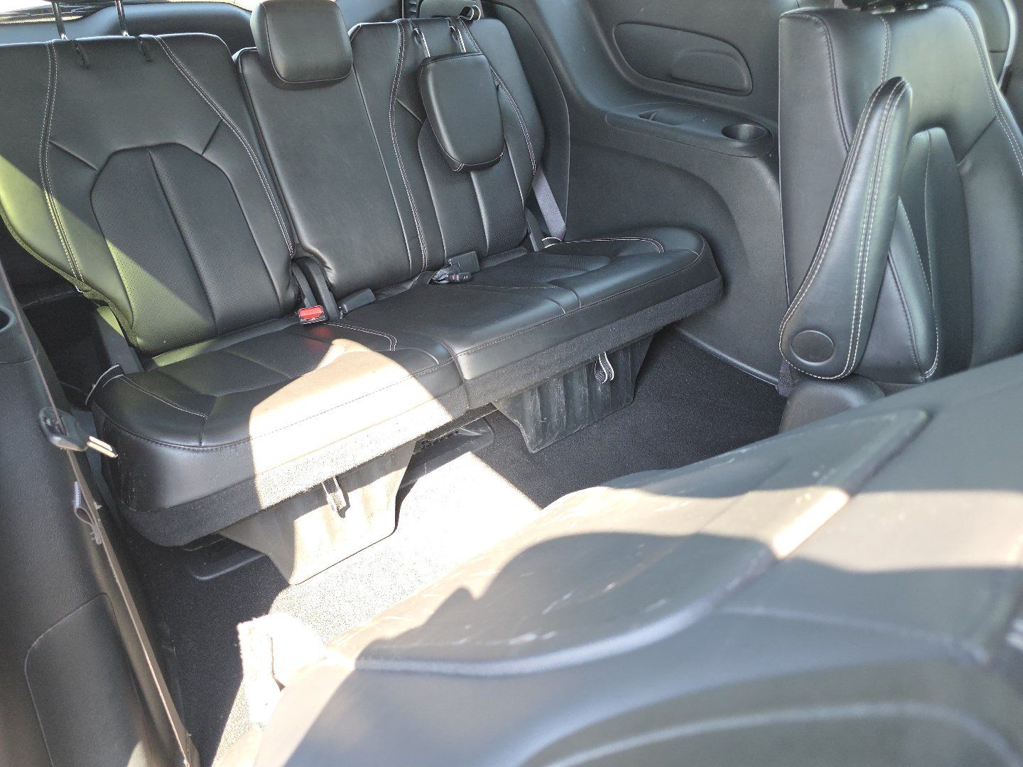Used 2024 Chrysler Pacifica Limited FWD image 19