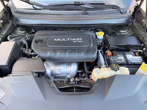 Used 2019 Jeep Cherokee Latitude w/ Popular Appearance Group image 27