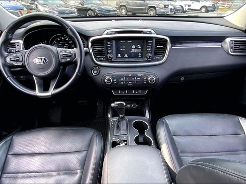 Used 2017 Kia Sorento EX w/ EX Premium Package image 17