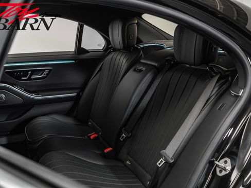 Used 2022 Mercedes-Benz S 500 4MATIC w/ 3D Technology Package image 41