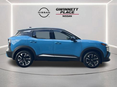 Certified 2025 Nissan Kicks SR FWD image 27