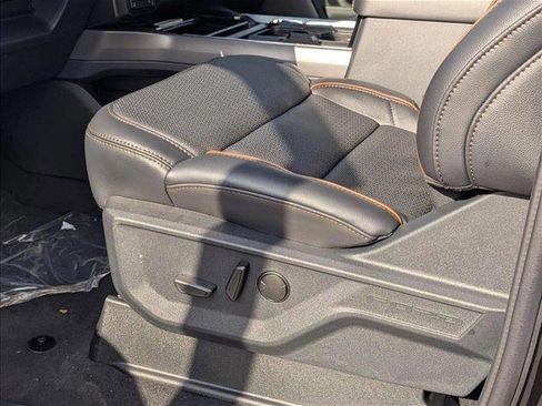 New 2025 Ford F250 Lariat w/ Lariat Ultimate Package image 4