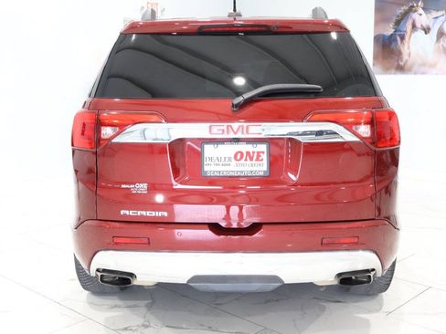 Used 2017 GMC Acadia Denali w/ Technology Package FWD image 4