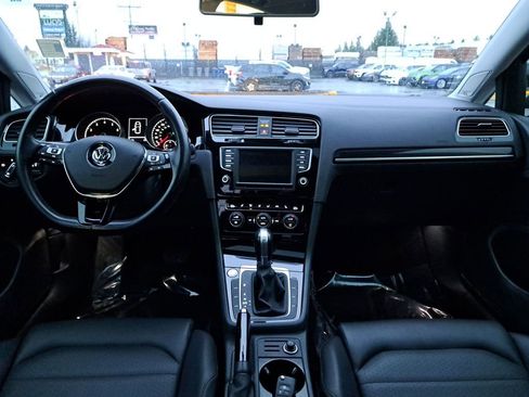 Used 2017 Volkswagen Golf SEL image 21