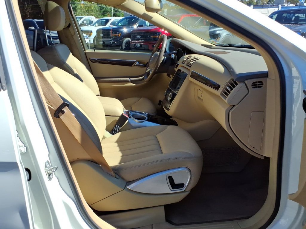 Used 2010 Mercedes-Benz R 350 4MATIC image 11