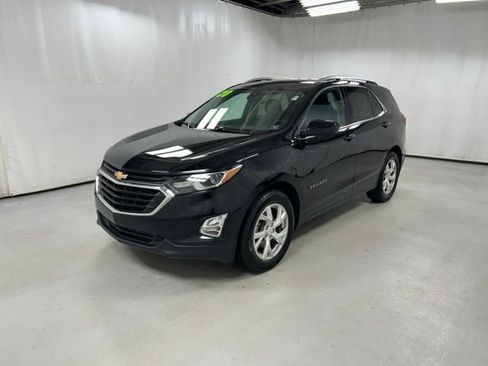 Used 2020 Chevrolet Equinox LT FWD image 2