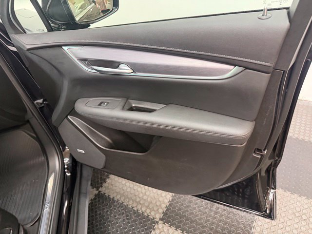 Used 2025 Cadillac XT5 Luxury w/ LPO, Floor Liner Package FWD image 38