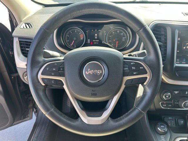 Used 2016 Jeep Cherokee Latitude AWD/4WD image 18