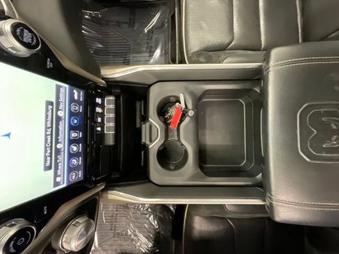Used 2019 RAM 1500 Laramie AWD/4WD image 21