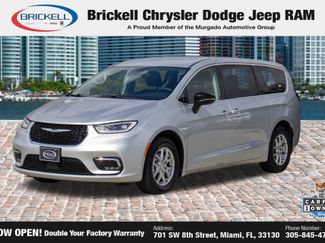 Used 2024 Chrysler Pacifica Touring-L FWD 360° Tour