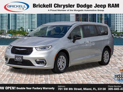 Used 2024 Chrysler Pacifica Touring-L